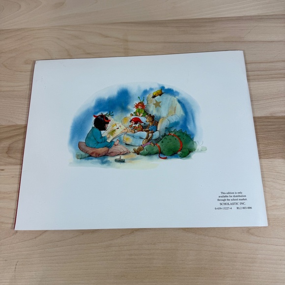 Set of 4 Christmas-Themed Children's Books in EUC - Picture 12 of 14